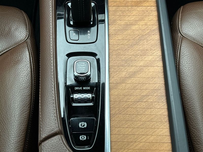 Volvo XC90 • 2021 • 189,900 km 8