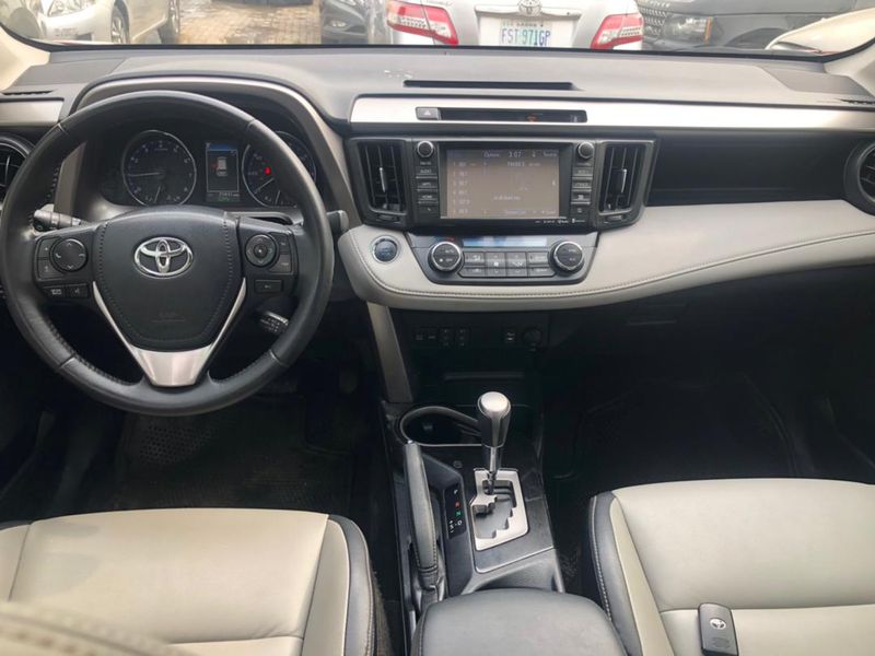 Toyota RAV4 • 2016 • 21 km 3