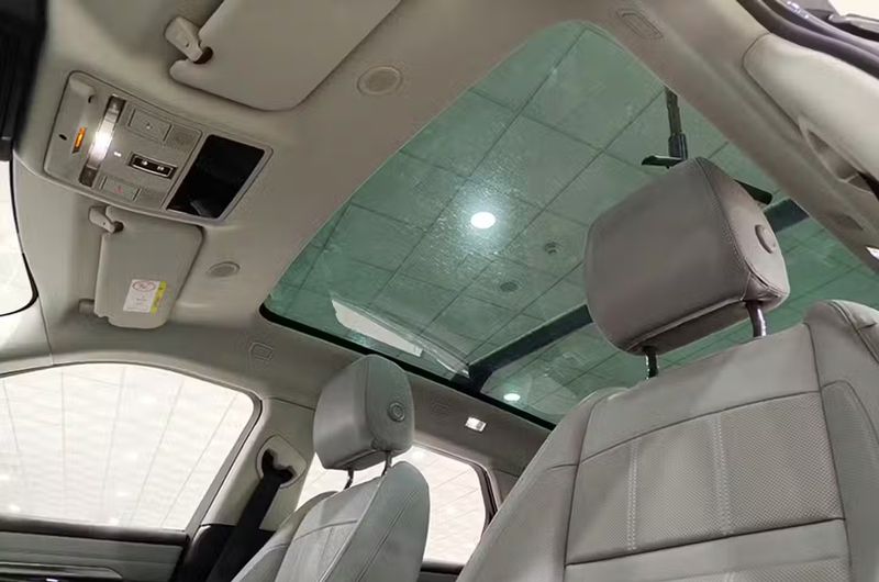 Land Rover Range Rover Evoque • 2022 • 35,424 km 3