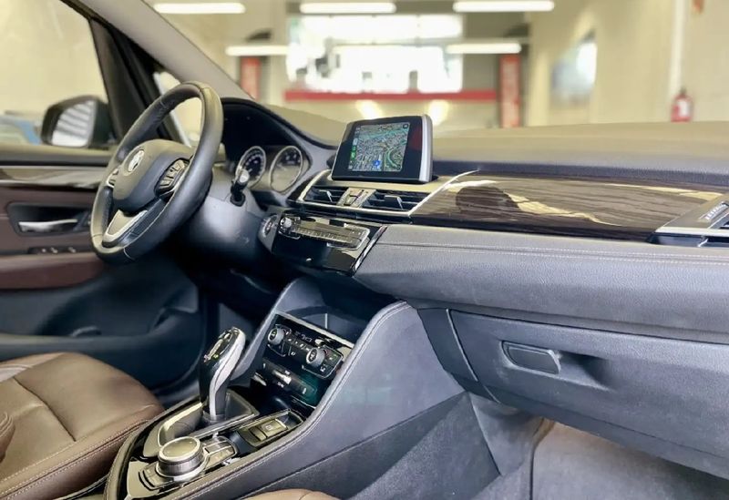 BMW 2 Series • 2019 • 90,000 km 14