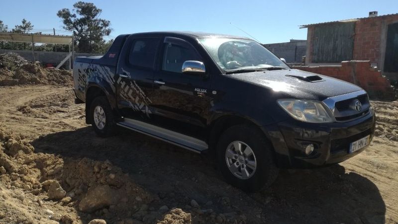 Toyota Hilux • 2009 • 189,000 km 1