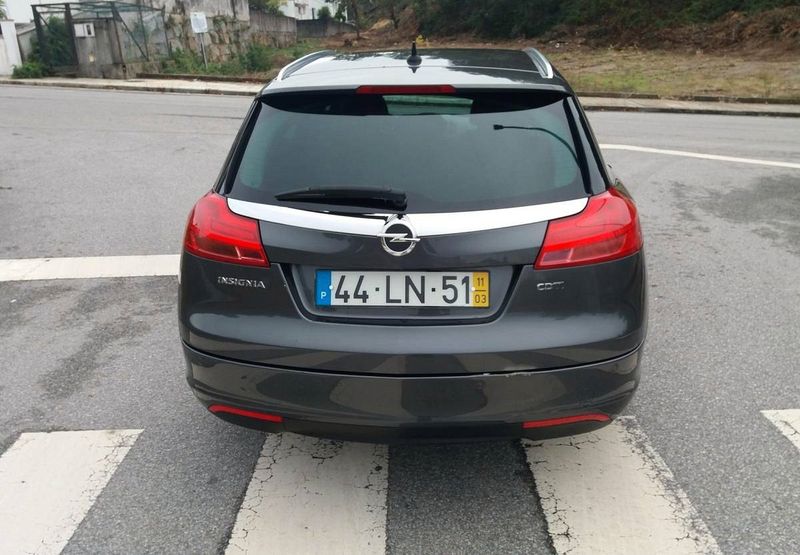 Opel Insignia • 2011 • 180,000 km 2