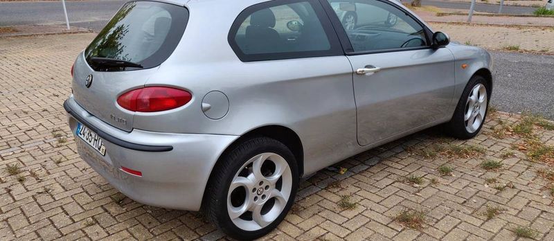 Alfa Romeo 147 • 2001 • 190,000 km 2