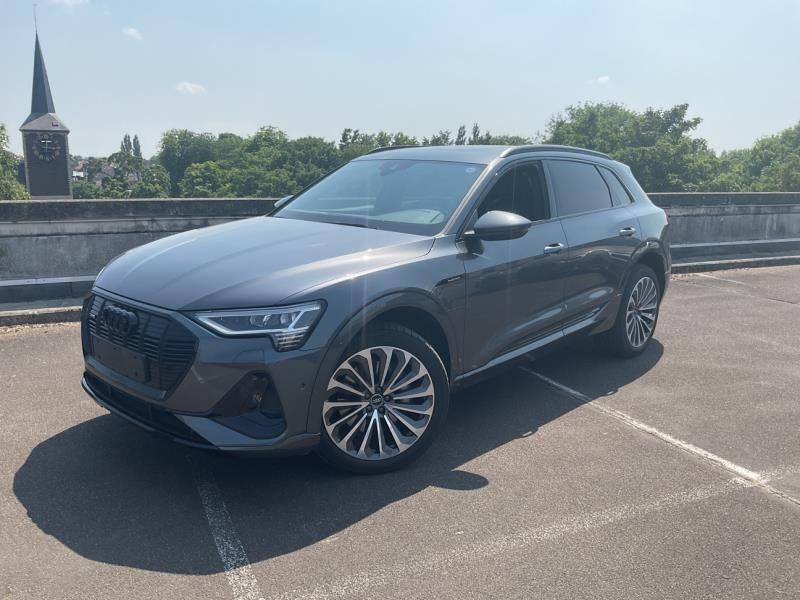 Audi e-tron • 2021 • 25,331 km 1