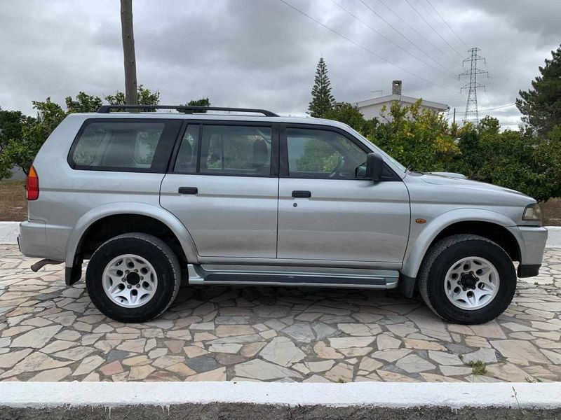 Mitsubishi Pajero • 1999 • 213,000 km 2
