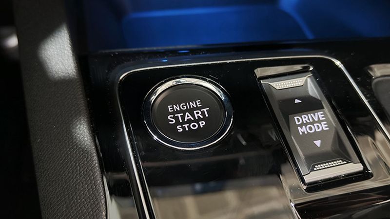 Peugeot 5008 • 2023 • 6,418 km 6