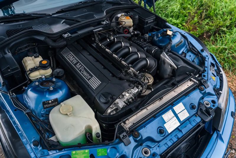 BMW Z3 • 1999 • 62,000 km 13