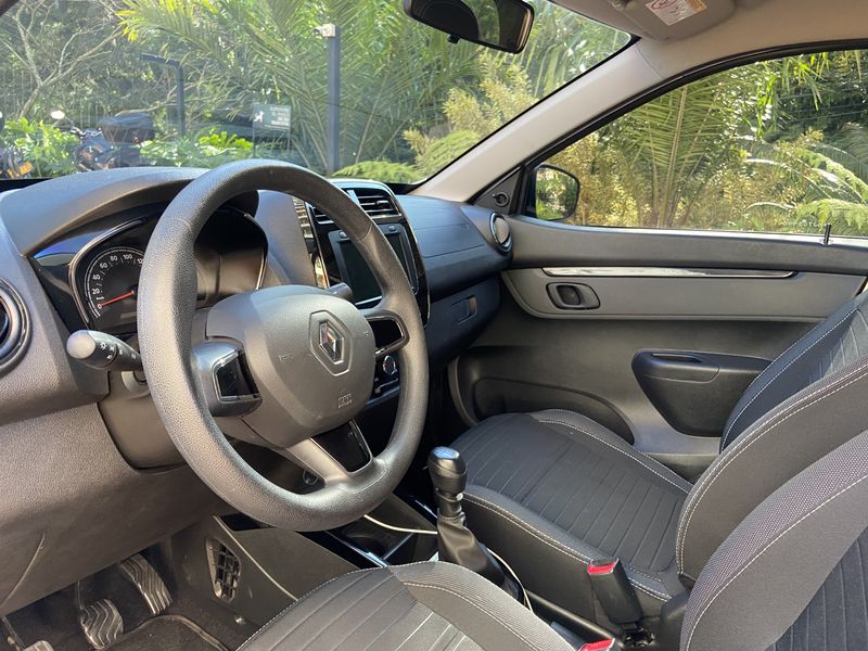 Renault Kwid • 2021 • 11,900 km 4