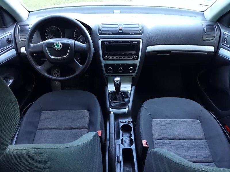 Škoda Octavia • 2010 • 221,000 km 3