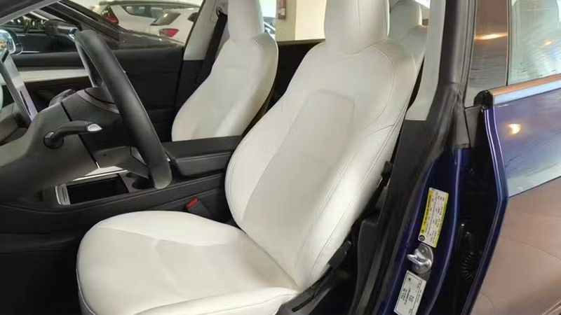 Tesla Model 3 • 2021 • 33,340 km 7