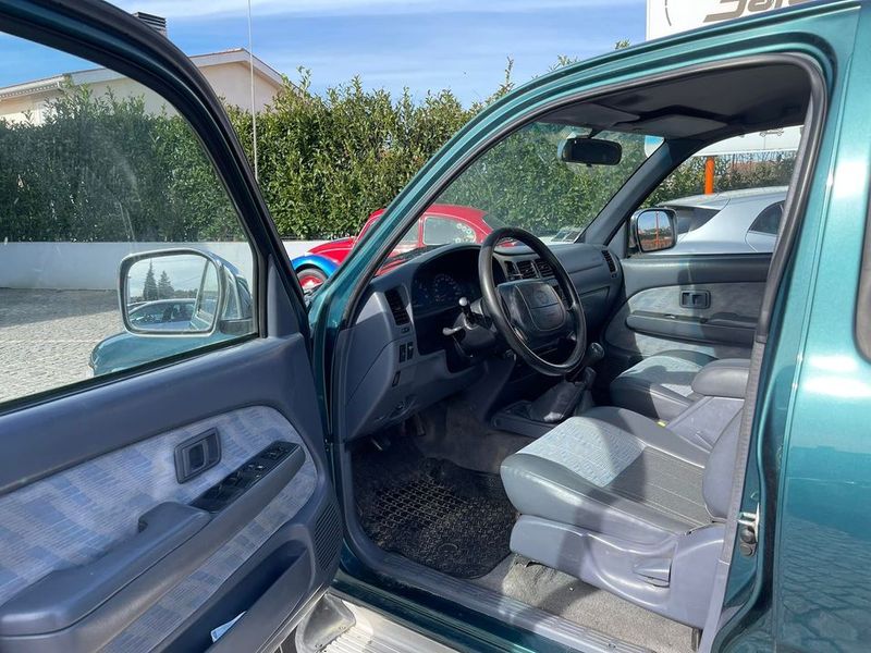 Toyota Hilux • 2009 • 89,000 km 3