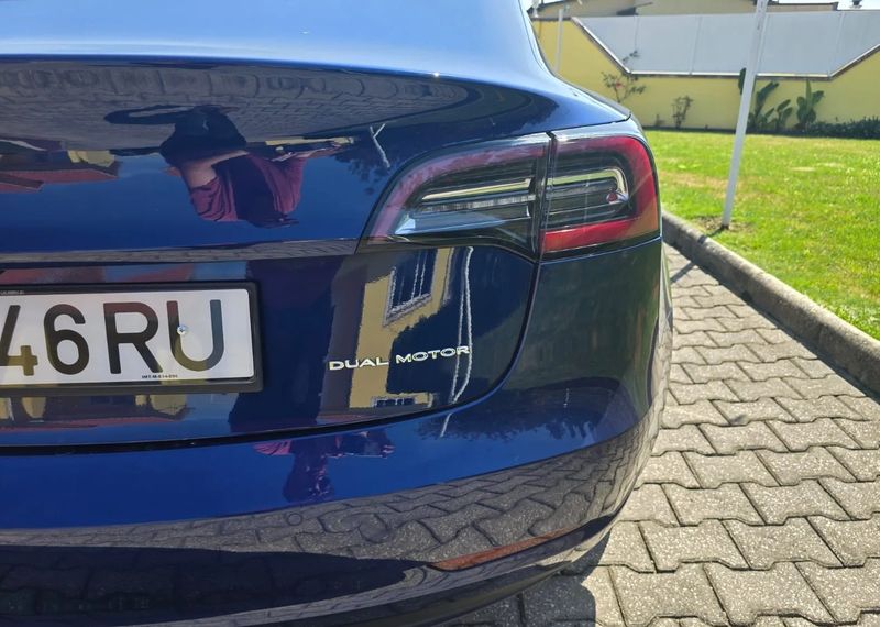 Tesla Model 3 • 2021 • 124,000 km 7