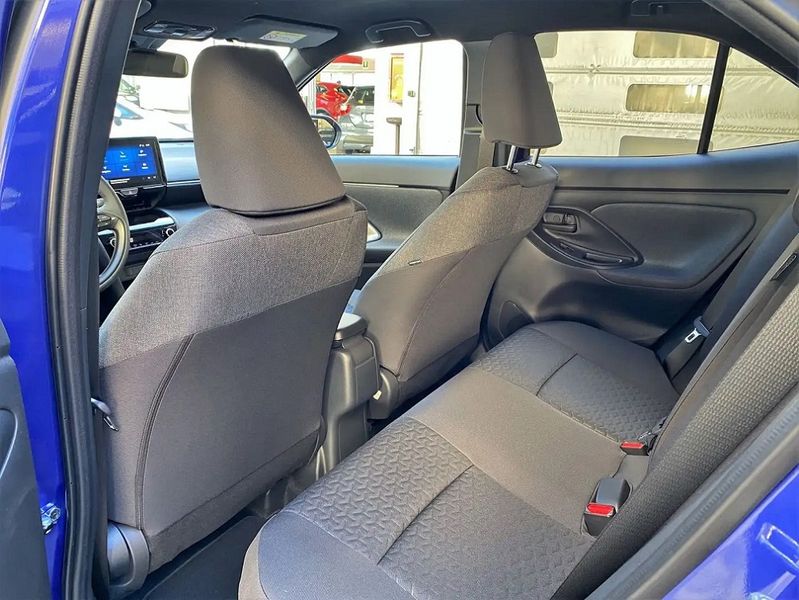 Toyota Yaris • 2022 • 28,800 km 8