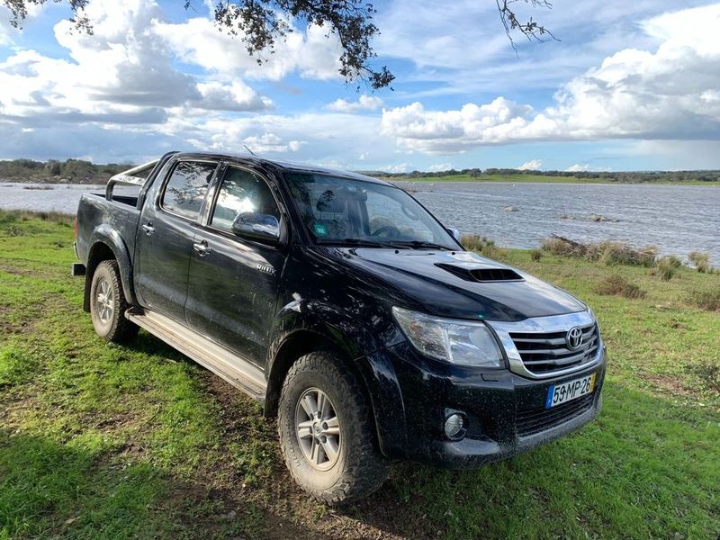 Toyota Hilux • 2012 • 102,000 km 1