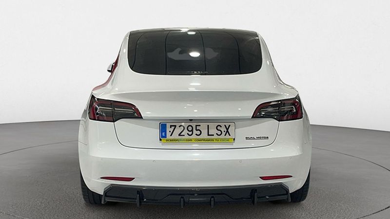 Tesla Model 3 • 2021 • 44,978 km 16