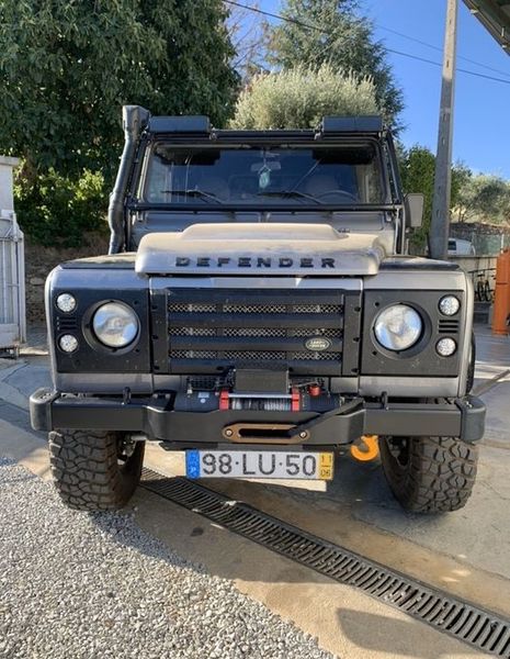 Land Rover Defender • 2011 • 9,300 km 1