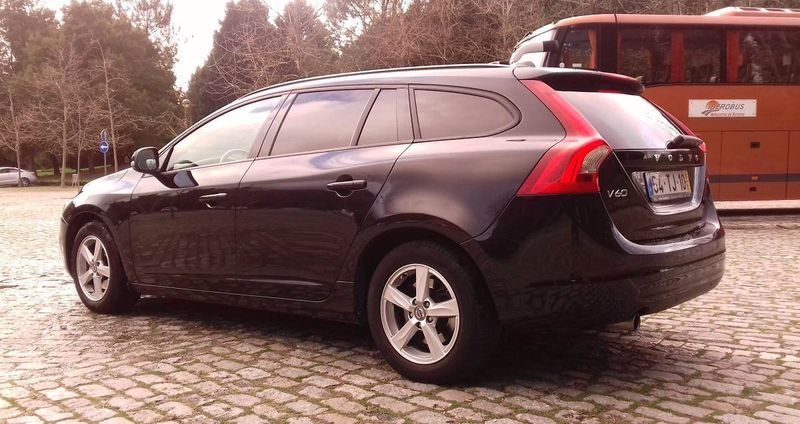 Volvo V60 • 2013 • 180,000 km 5