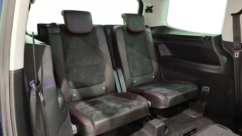 Seat Alhambra • 2020 • 60,499 km 10