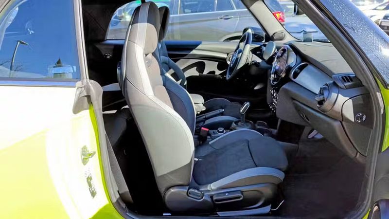 MINI Cooper S • 2023 • 4,288 km 7