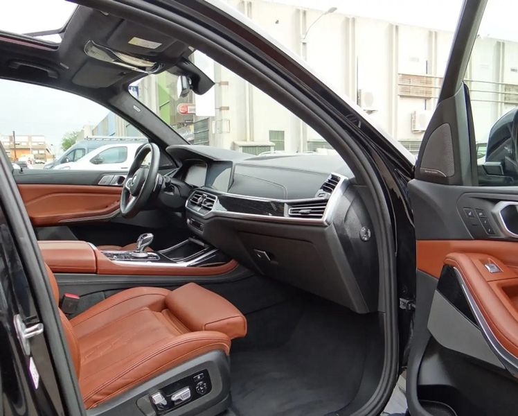 BMW X7 • 2019 • 149,000 km 4