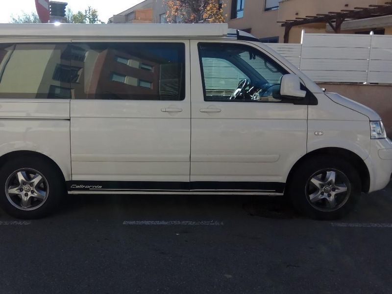 Volkswagen T5 • 2007 • 145,900 km 9