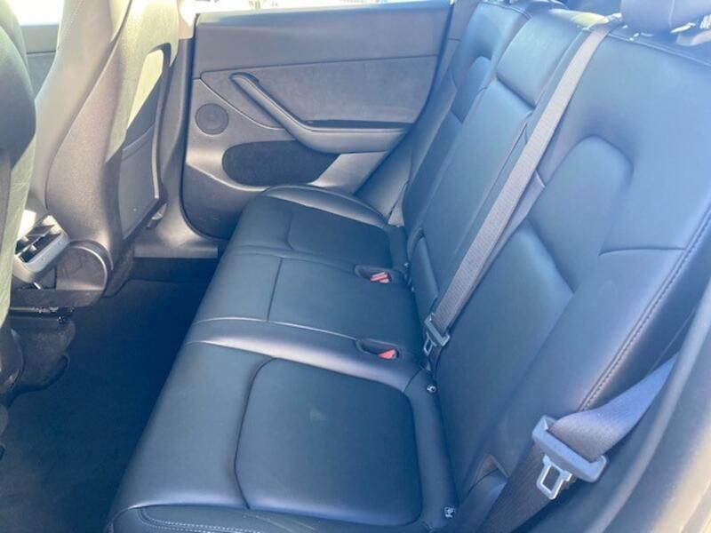 Tesla Model Y • 2022 • 54,778 km 7