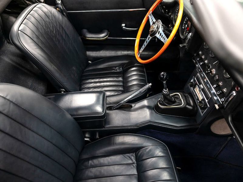 Jaguar E-PACE • 1967 • 42,690 km 40