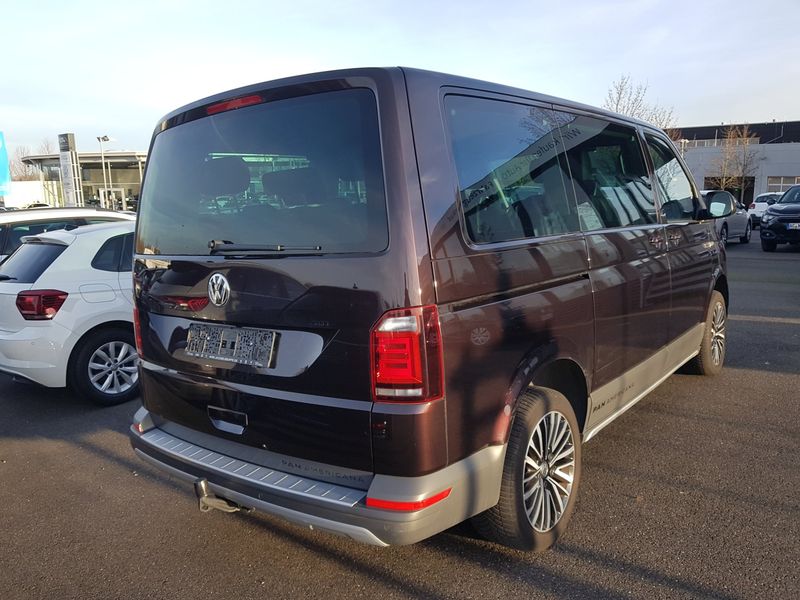 Volkswagen Caravelle • 2017 • 141,000 km 5