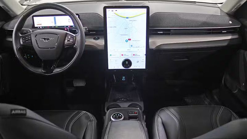 Ford Mustang • 2023 • 18,873 km 8