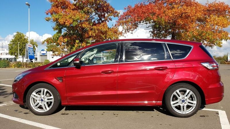 Ford S-Max • 2017 • 83,000 km 4