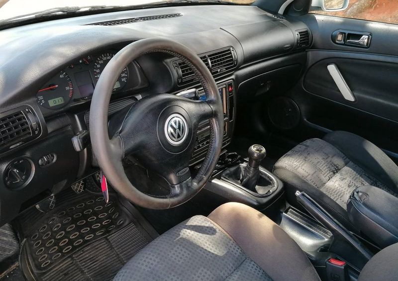 Volkswagen Passat • 2000 • 204,000 km 5