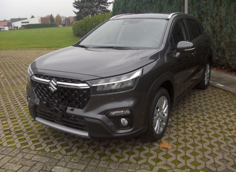 Suzuki S Cross • 2022 • 12,186 km 1