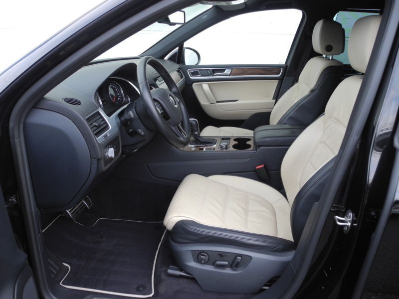 Volkswagen Touareg • 2012 • 119,996 km 10