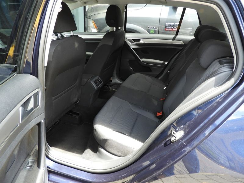 Volkswagen Golf • 2017 • 85,000 km 6