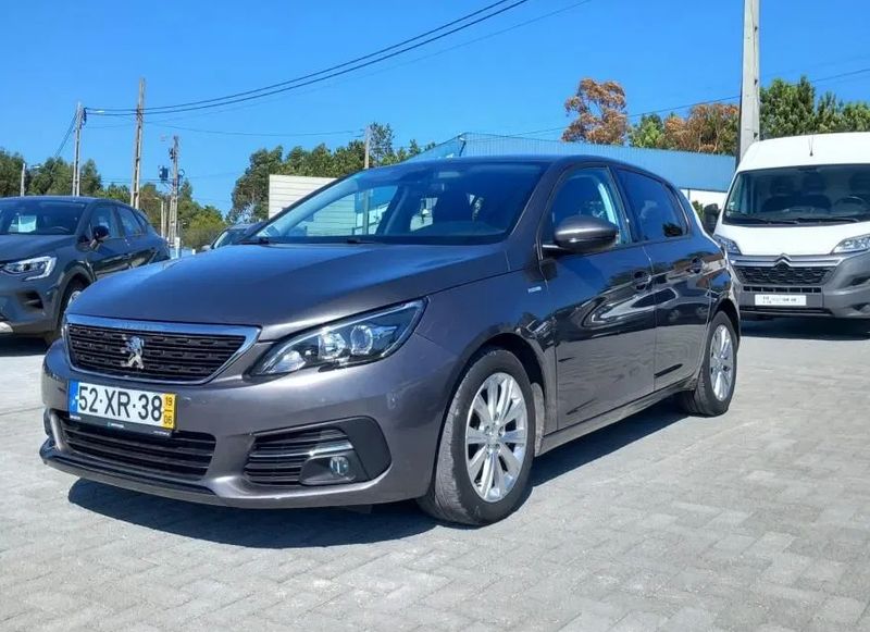Peugeot 308 • 2019 • 126,000 km 2