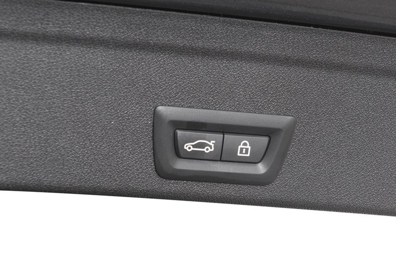 BMW X6 • 2020 • 55,000 km 10