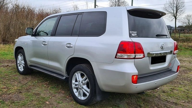 Toyota Land Cruiser • 2008 • 274,000 km 2