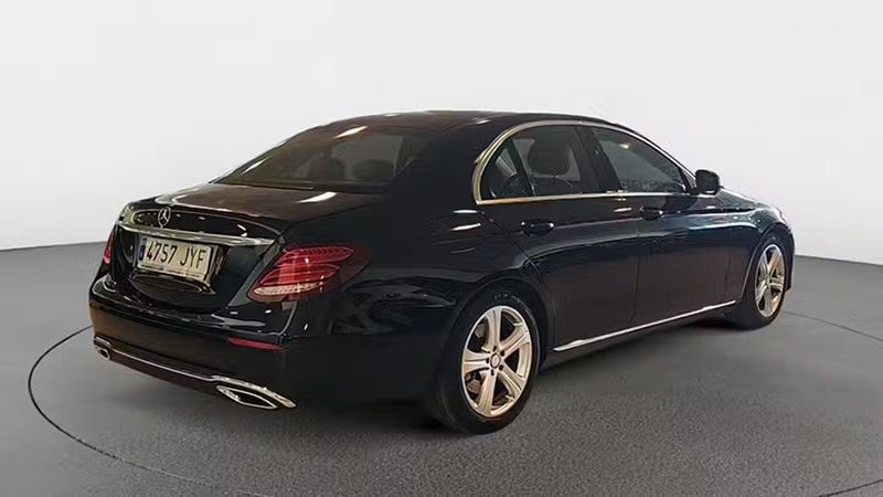 Mercedes-Benz E-Class • 2017 • 46,800 km 9