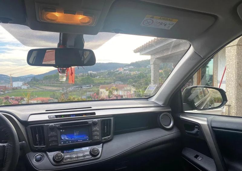 Toyota RAV4 • 2014 • 80,000 km 2