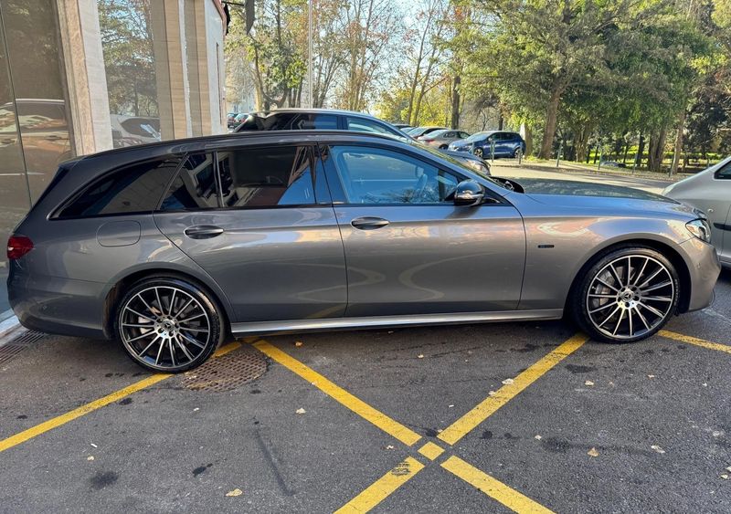 Mercedes-Benz E • 2019 • 132,550 km 6