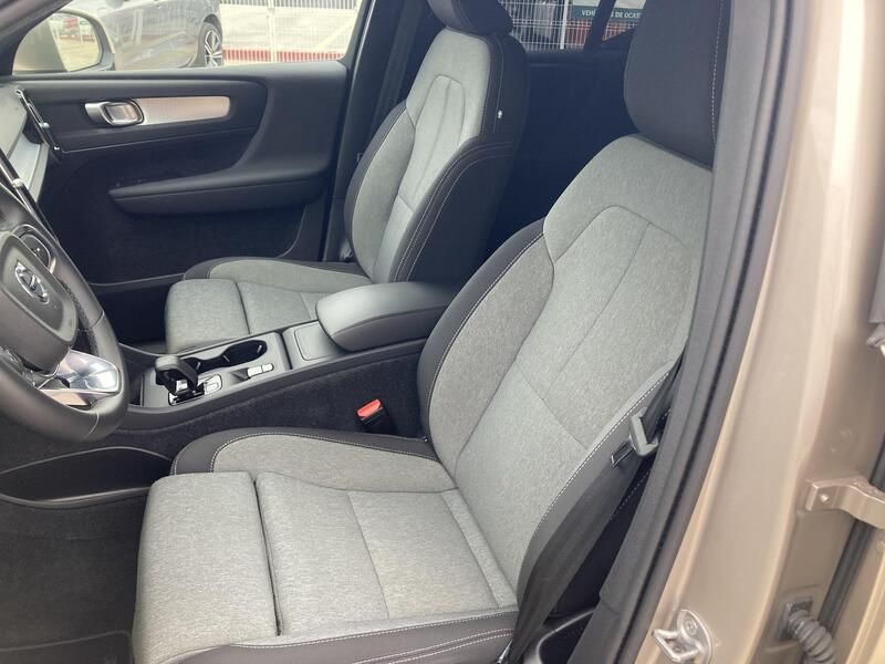 Volvo XC40 • 2024 • 45,624 km 18