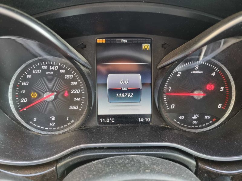 Mercedes-Benz 210 Van • 2017 • 124,000 km 2