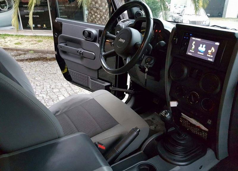 Jeep Wrangler • 2009 • 80,000 km 3