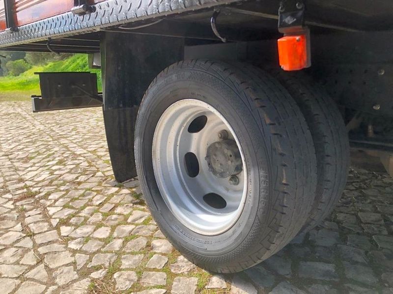 Mitsubishi Fuso canter • 2018 • 93,000 km 9