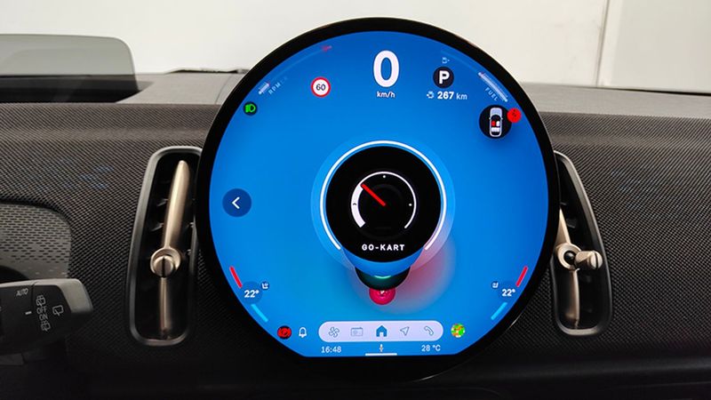 MINI Countryman • 2024 • 2,520 km 37