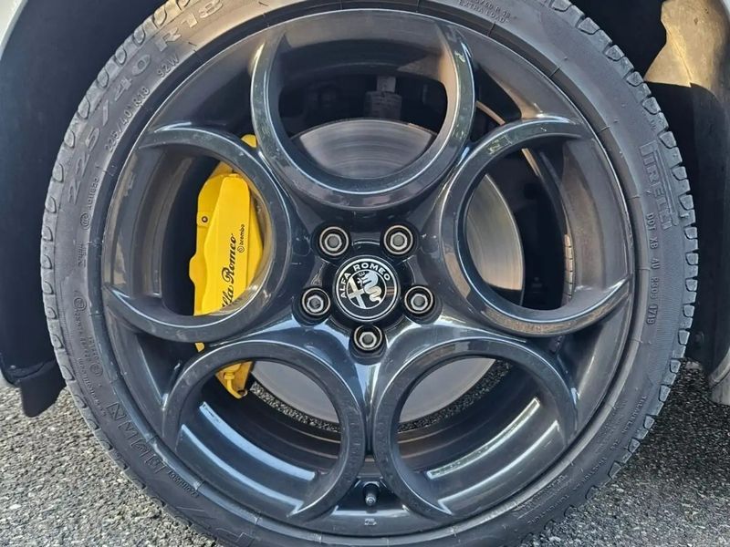 Alfa Romeo Giulietta • 2019 • 50,000 km 6