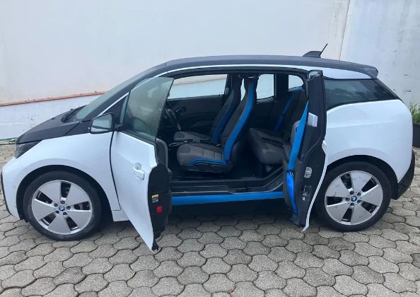 BMW i3 • 2018 • 79,000 km 1