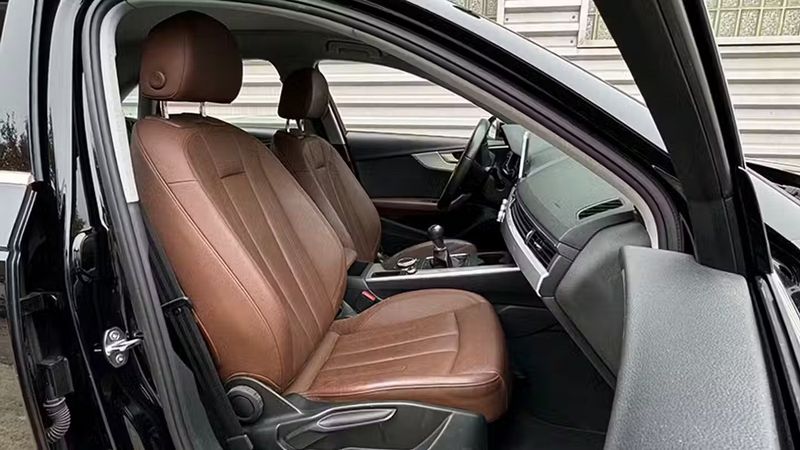 Audi A4 • 2017 • 54,197 km 10