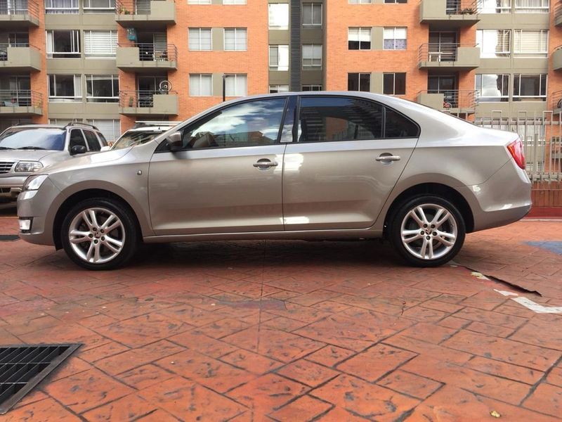Suzuki APV • 2015 • 94,000 km 5