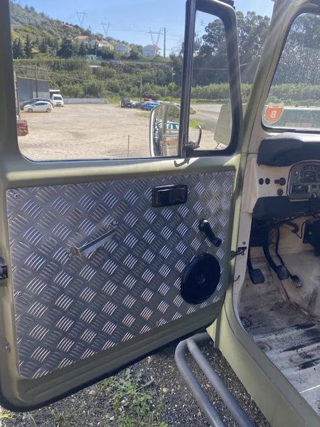 Toyota Land Cruiser • 1981 • 276,000 km 5